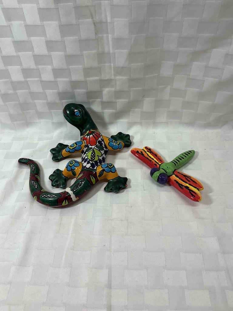 Assorted decorative figurines and ceramic bowl with Himeji Castle box - image 4 of 5