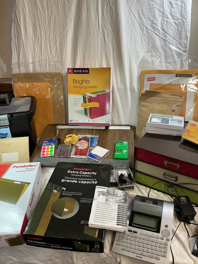 Office supplies, storage and shredder - image 2 of 7