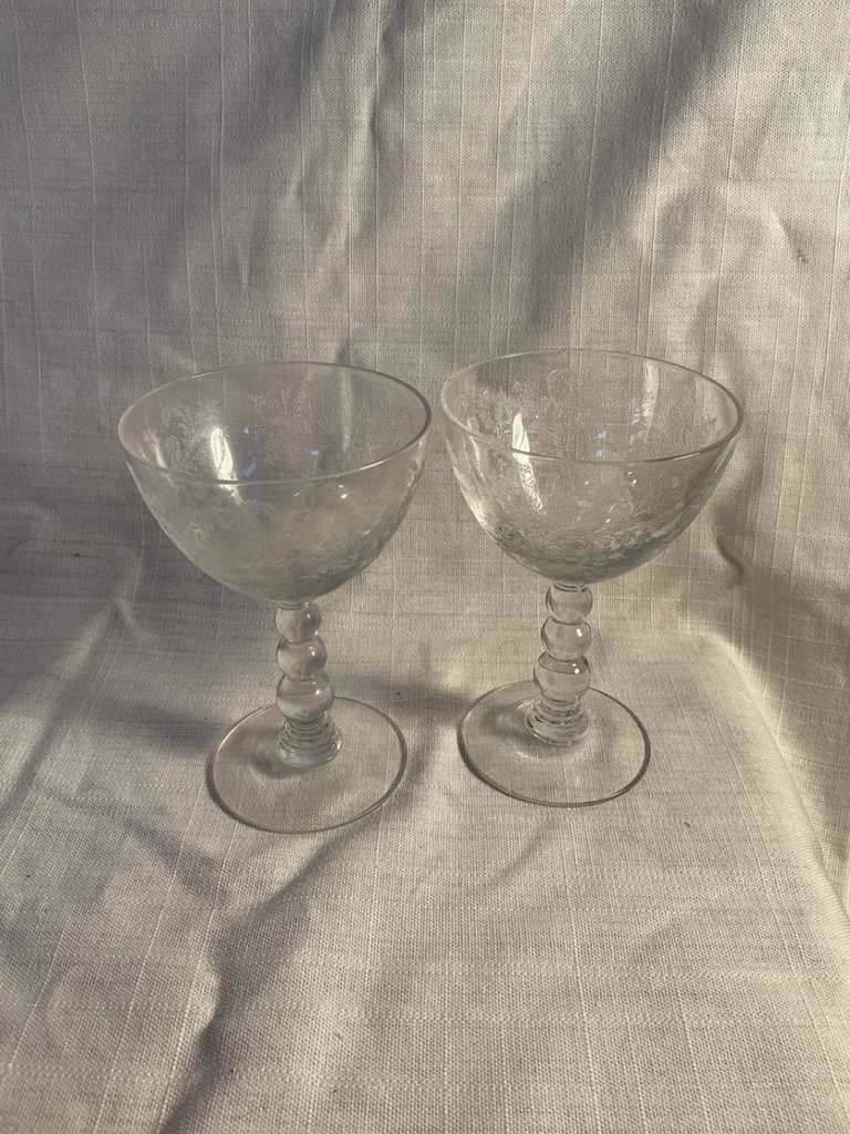 Assorted Glassware and Wine Accessories - image 6 of 8