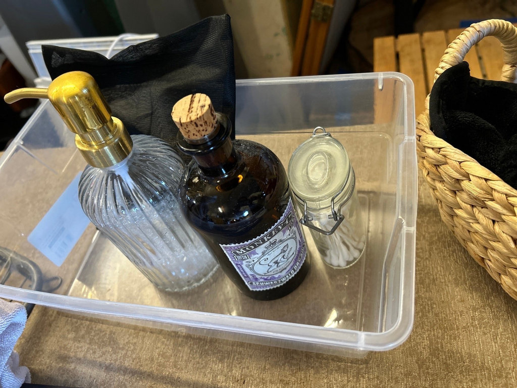 Toiletries And Beauty - image 3 of 14