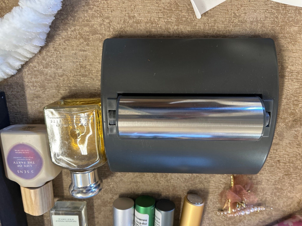 Toiletries And Beauty - image 7 of 14
