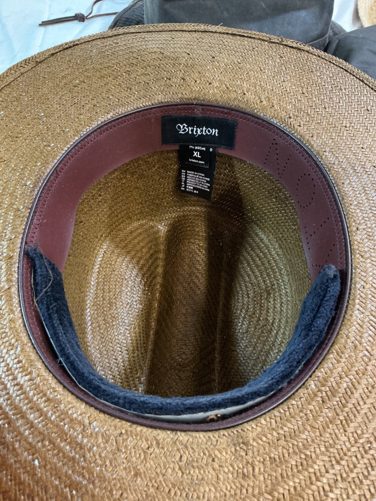 Assorted vintage outdoor hats and canvas packs - image 3 of 12