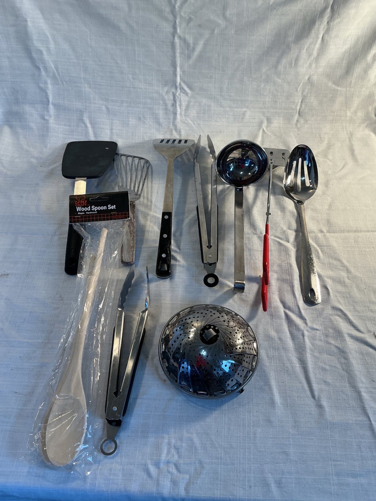 Assorted Cookware and Kitchen Utensils - image 6 of 6