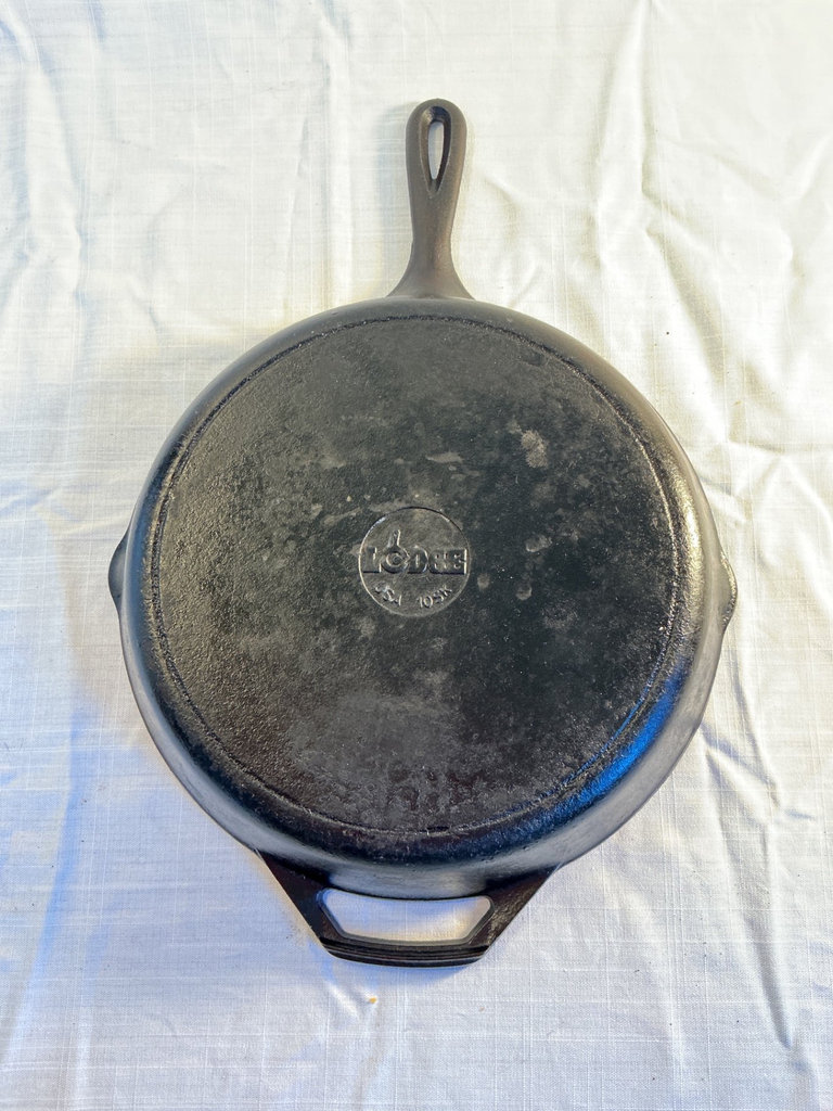 Cast iron skillets including Le Creuset - image 2 of 6