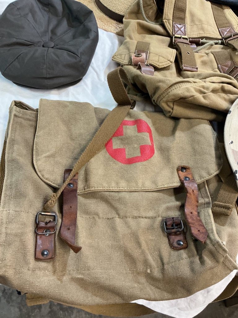 Assorted vintage outdoor hats and canvas packs - image 6 of 12