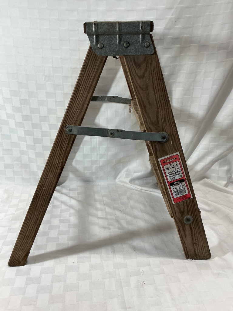 Folding metal ladder, wooden ladder, and escape ladder - image 4 of 7