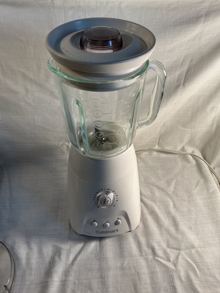 Cuisinart blender and food processor with discs and blades - image 3 of 4