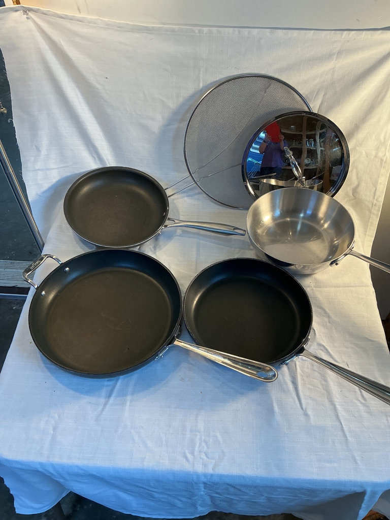 Assorted Cookware and Kitchen Utensils - image 2 of 6