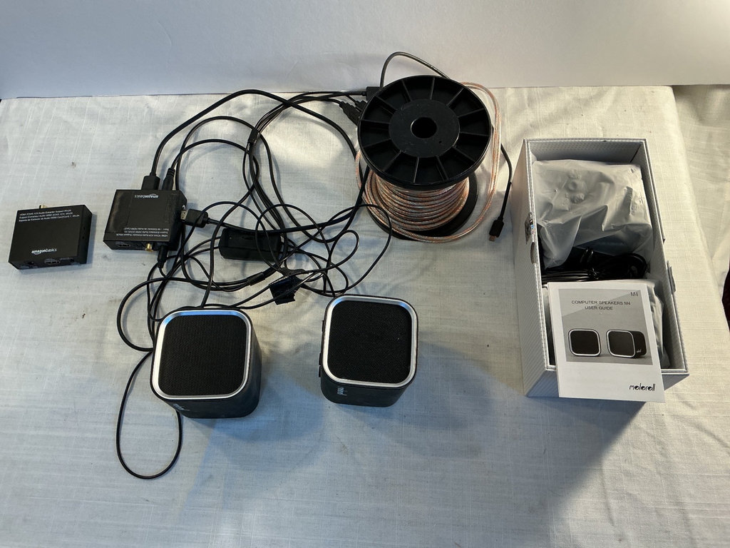 Computer Speakers - image 1 of 4