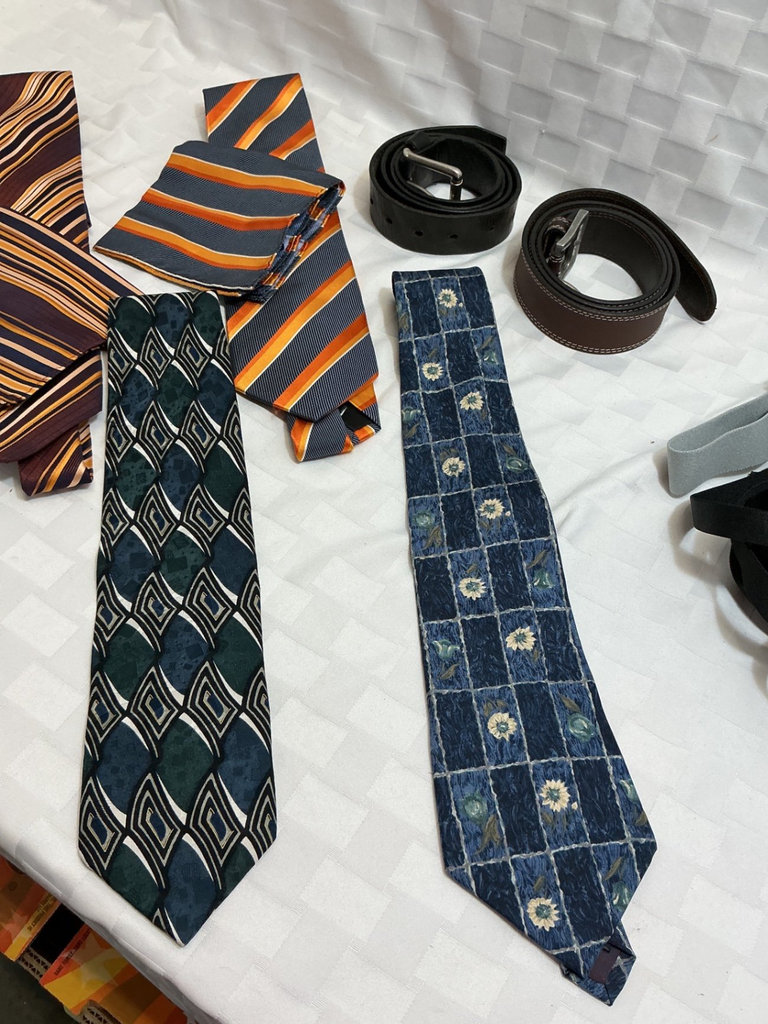 Vintage Men's ties, suspenders - image 6 of 6