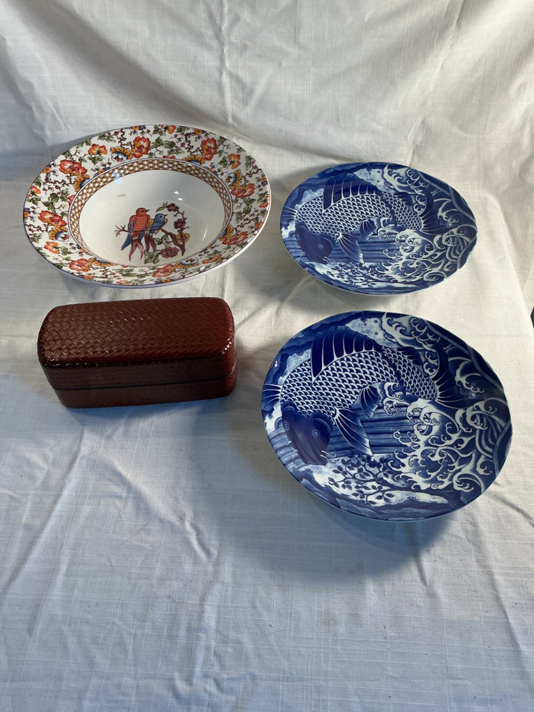 Asian inspired Dishware and sushi box - image 1 of 6