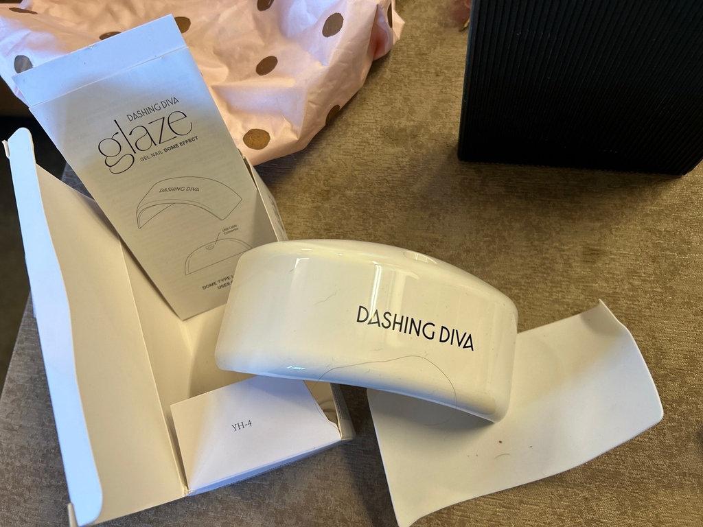 Toiletries And Beauty - image 9 of 14