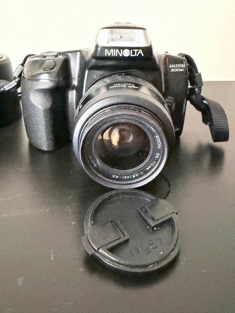 Vintage Minolta 35 mm Camera with Sigma Tiffen Telescoping Lens - image 3 of 18