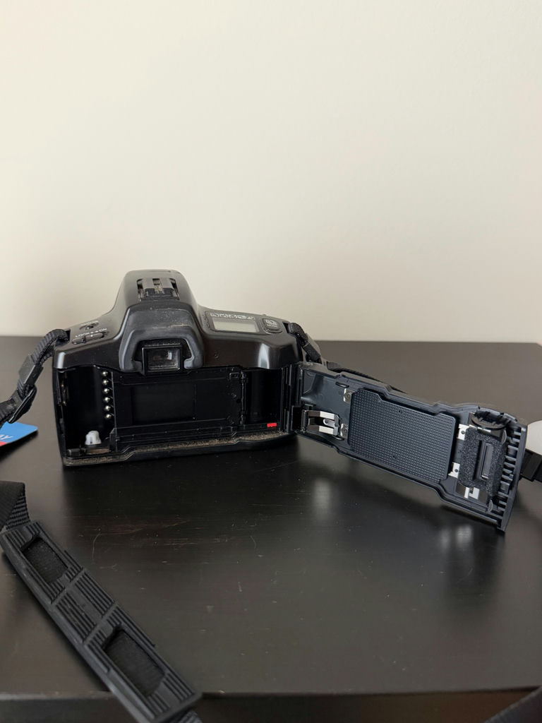 Vintage Minolta 35 mm Camera with Sigma Tiffen Telescoping Lens - image 6 of 18