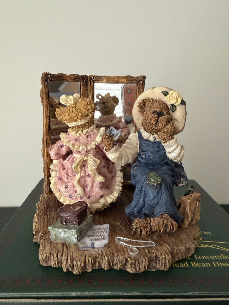 Vintage Boyd Bear Figurines - Lot Of 7 - image 12 of 14