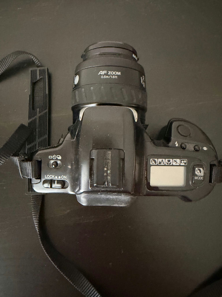 Vintage Minolta 35 mm Camera with Sigma Tiffen Telescoping Lens - image 4 of 18