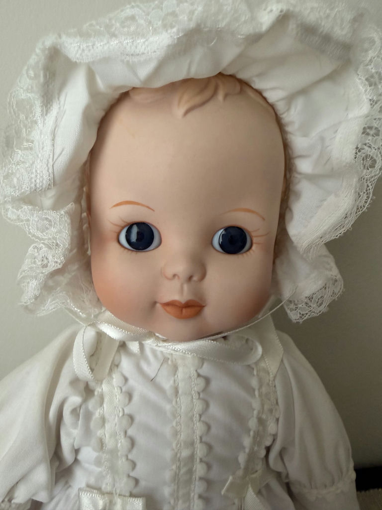 Collector Dolls - image 10 of 16