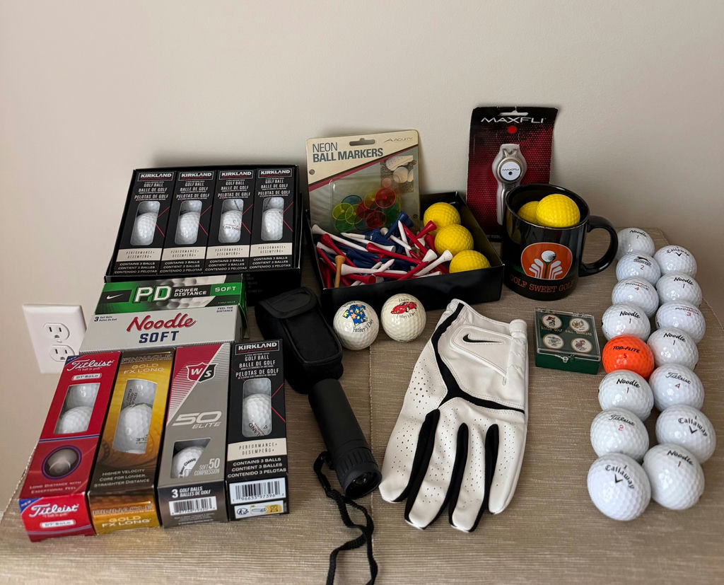 Golf Lot includes Disney Ball Markers - image 1 of 19