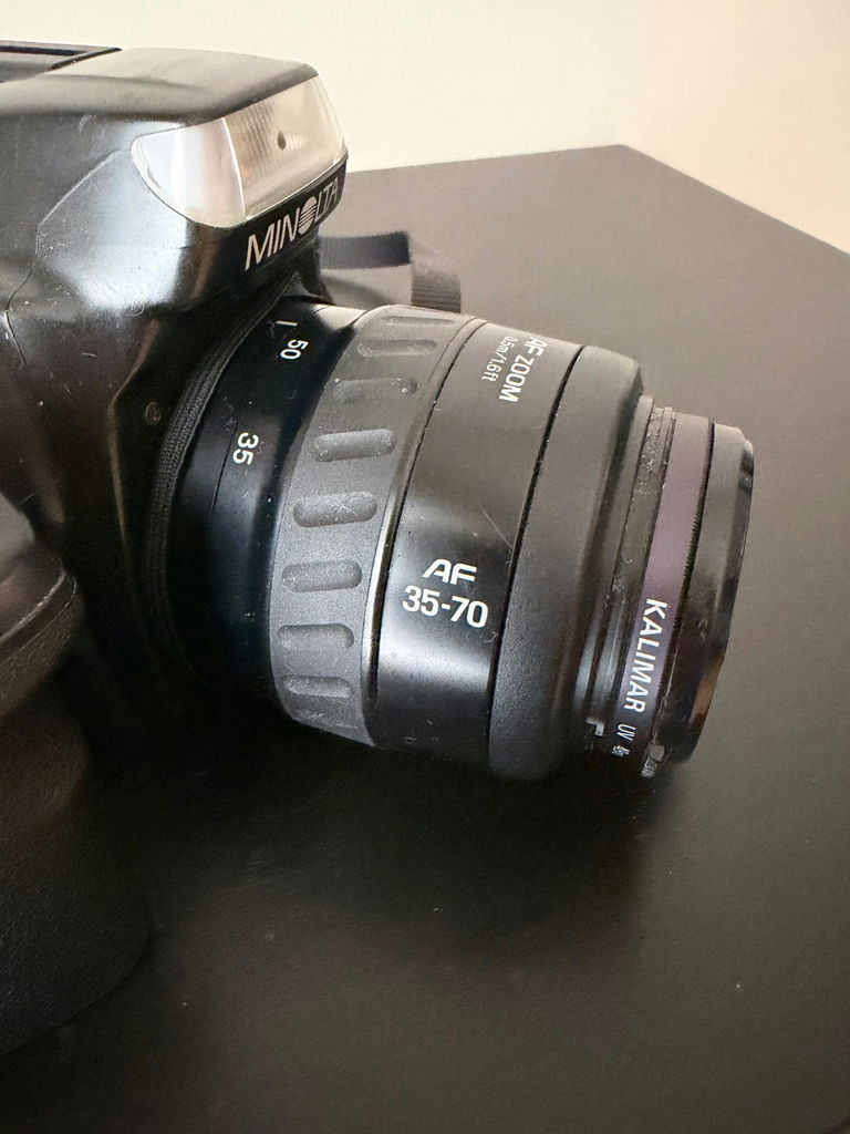 Vintage Minolta 35 mm Camera with Sigma Tiffen Telescoping Lens - image 8 of 18
