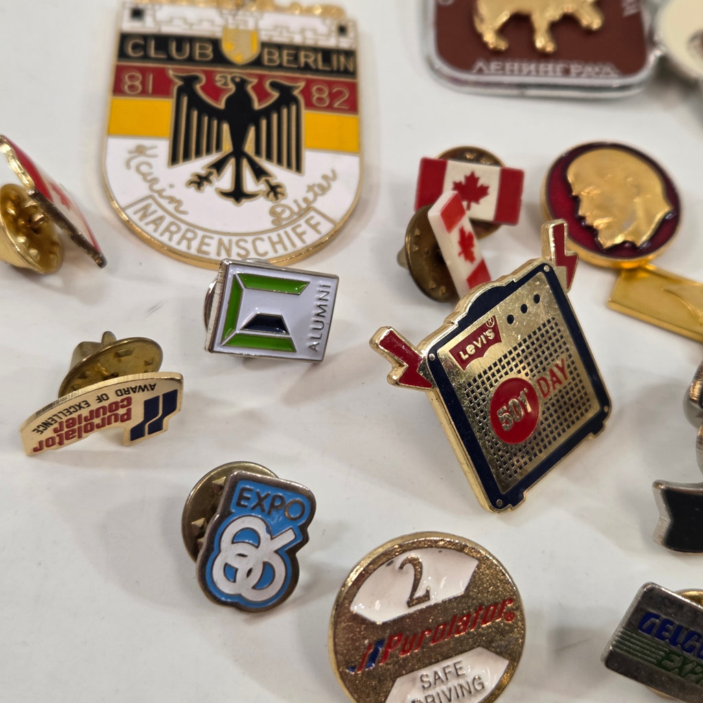 Collectible Pinbacks - image 5 of 6
