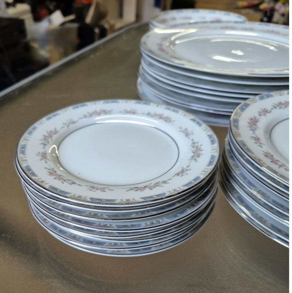 Imperial China Glenrose Dinnerware Set - image 4 of 11