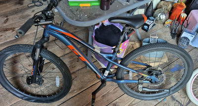 GT Stomper Pro 24-Inch Mountain Bike - Image 1 of 3