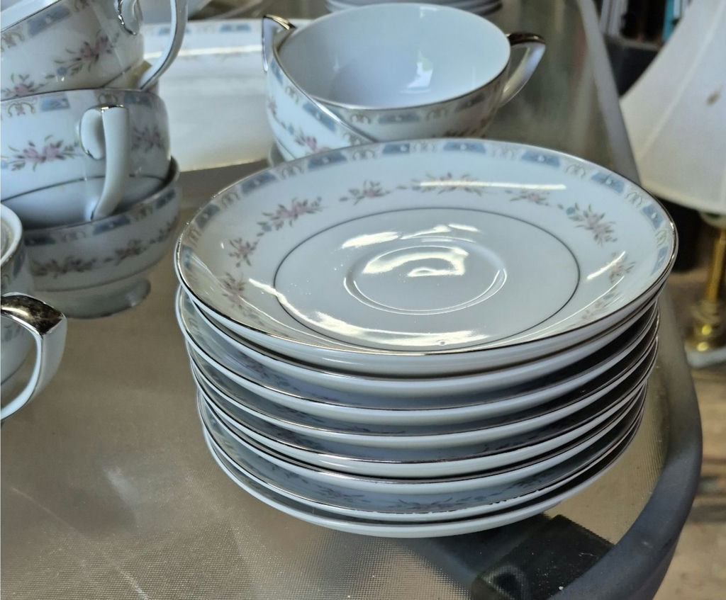 Imperial China Glenrose Dinnerware Set - image 3 of 11