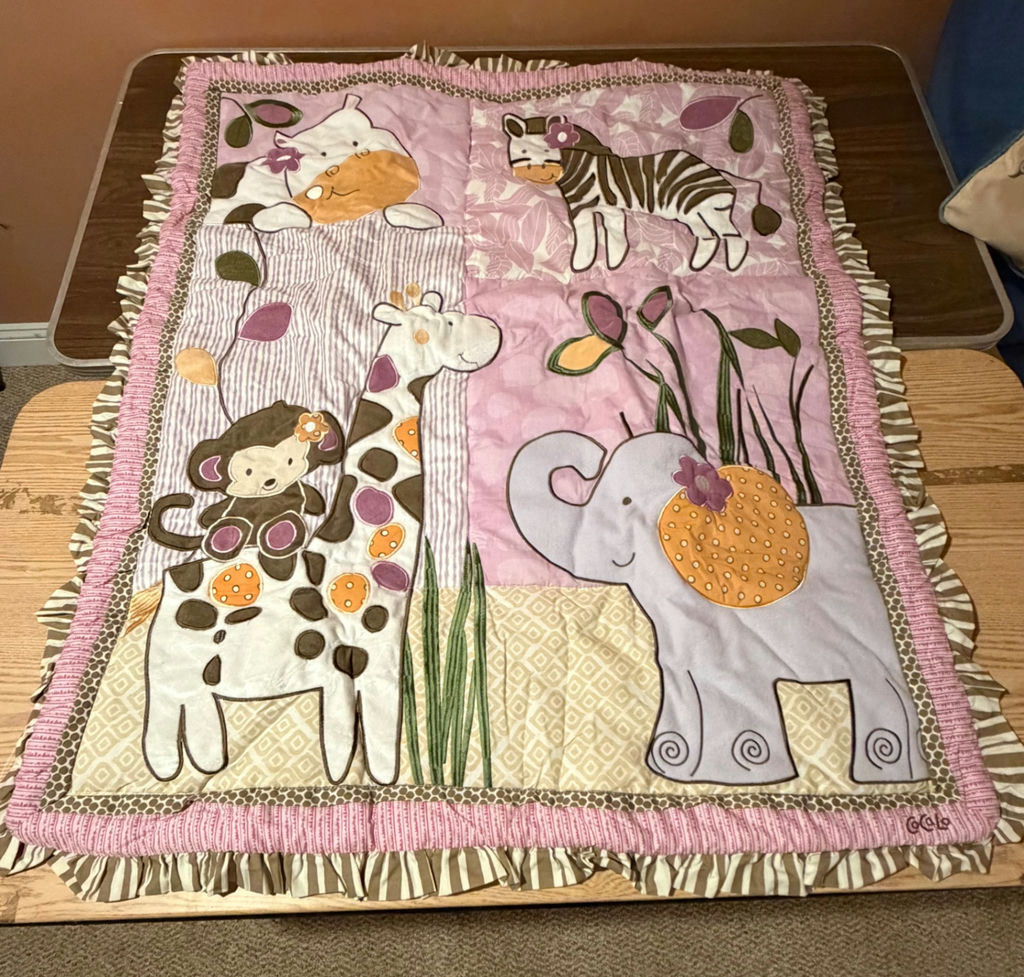 Baby Quilt for Crib NEW! Zoo Theme Pink - image 1 of 2
