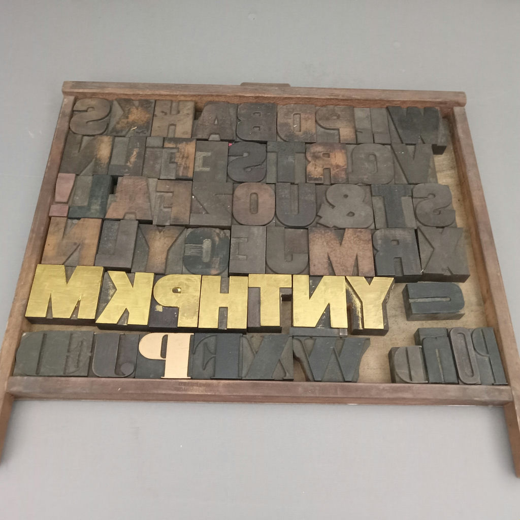 Antique Hamilton Printer's Letterpress Tray & Type - image 1 of 5