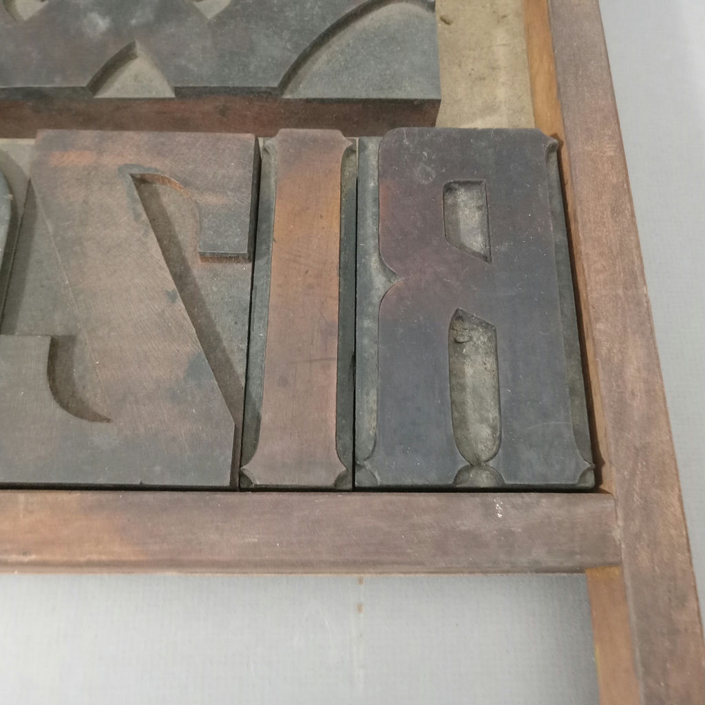 Antique Hamilton Printer's Letterpress Tray & Type - image 4 of 10
