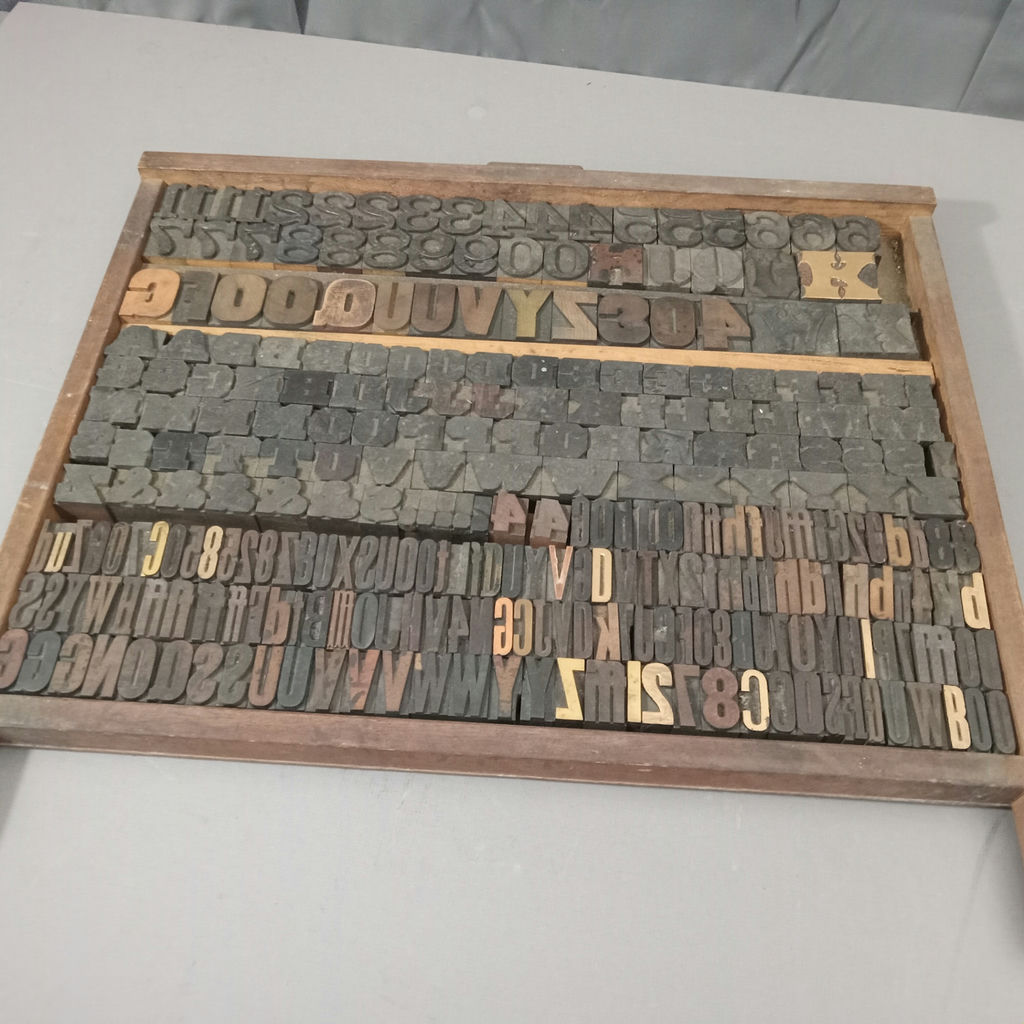 Antique Hamilton Printer's Letterpress Tray & Type - image 1 of 9