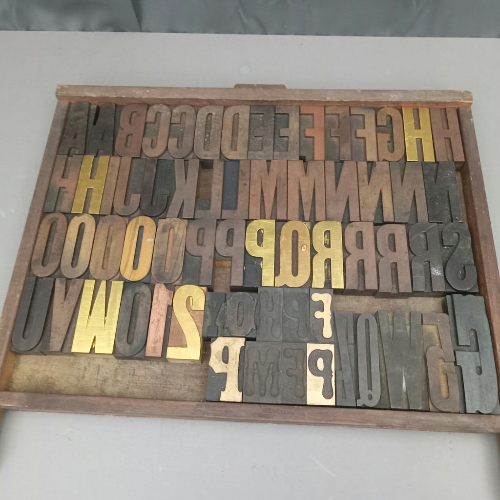 Antique Hamilton Printer's Letterpress Tray & Type - image 1 of 9