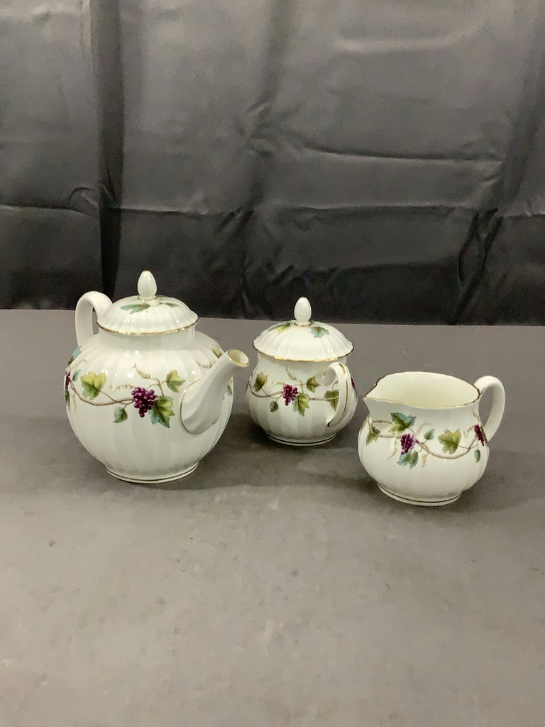 Royal Worcester Bacchanal Dinnerware / Set 12+ - image 9 of 16