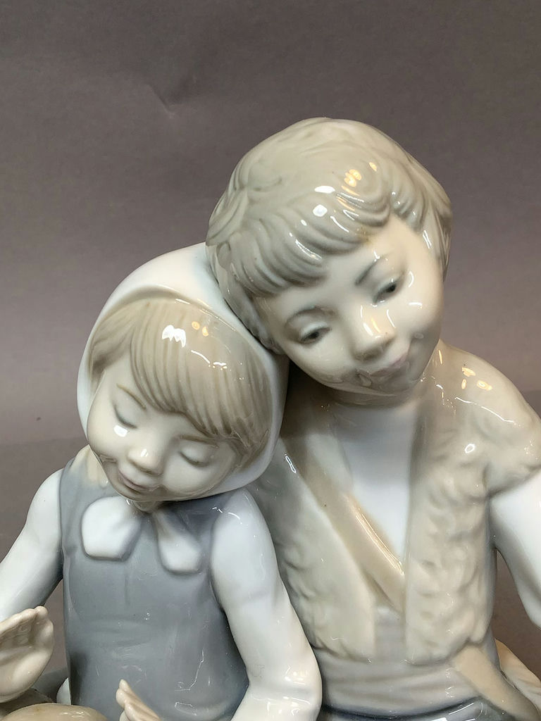 Vintage Lladro Friendship Figurine - image 7 of 7
