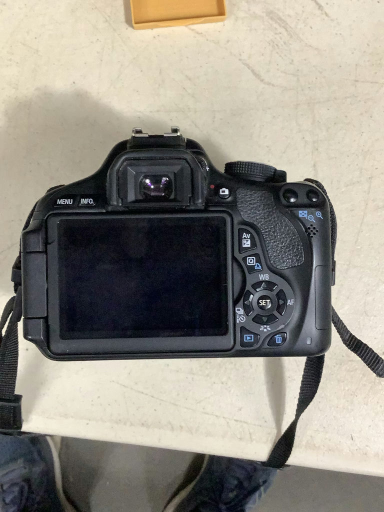 Canon EOS Rebel T3i Camera Kit with Tripods - image 4 of 7