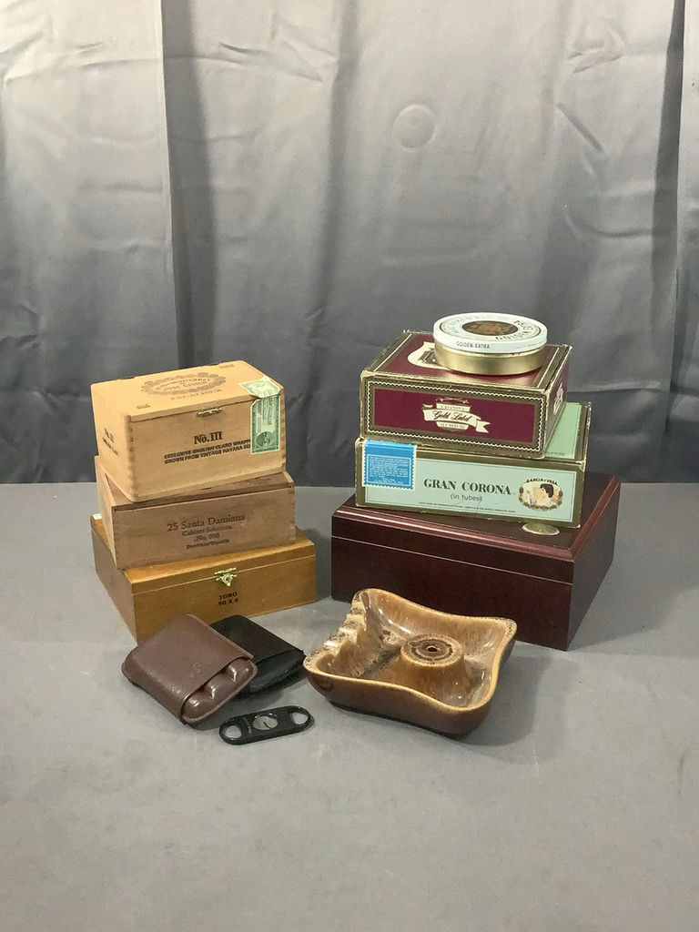 Vintage Tobaccinaria - image 1 of 17