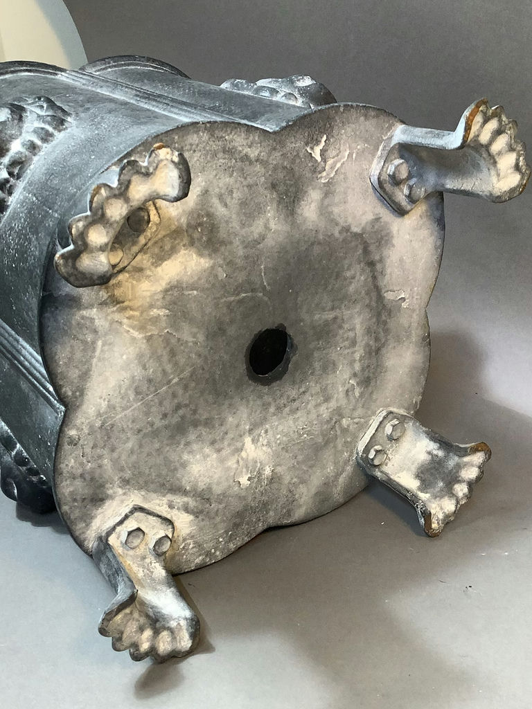 Cast Iron Lion Head Planter - image 9 of 10