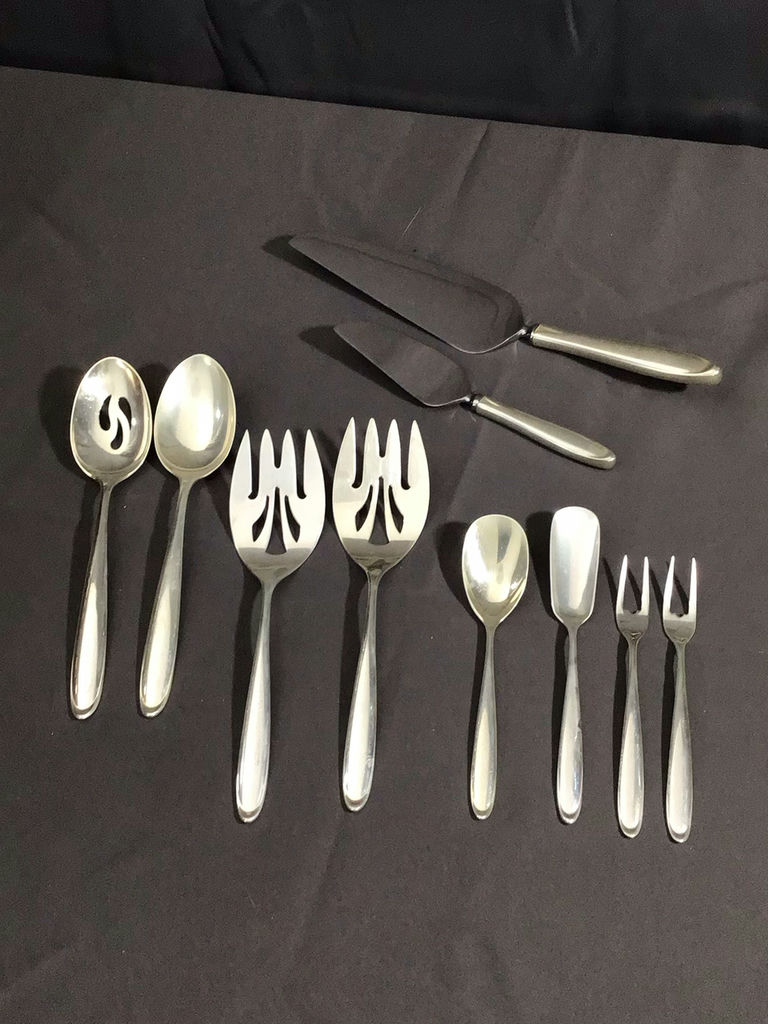 Lunt Sterling Flatware / Service for 12 (2039+dwt) - image 9 of 14