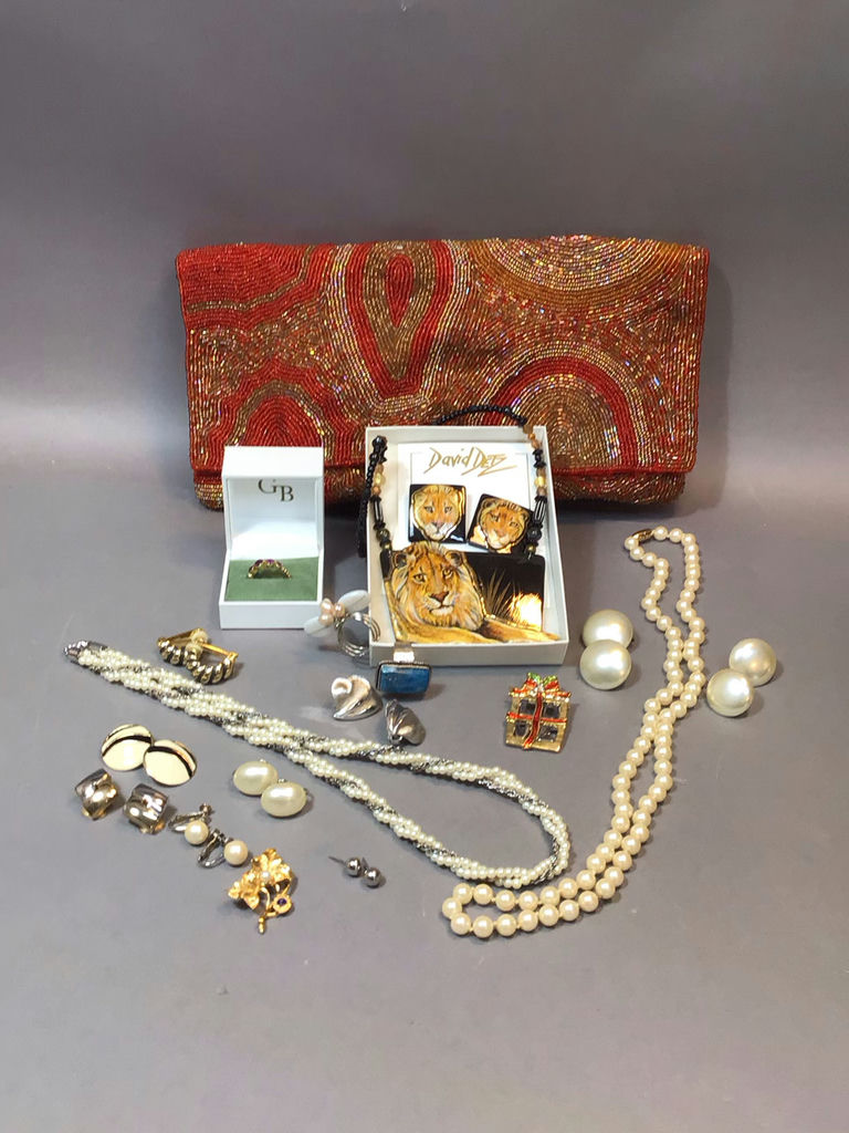 David Detz, Trifari & More Costume Jewelry - image 1 of 23