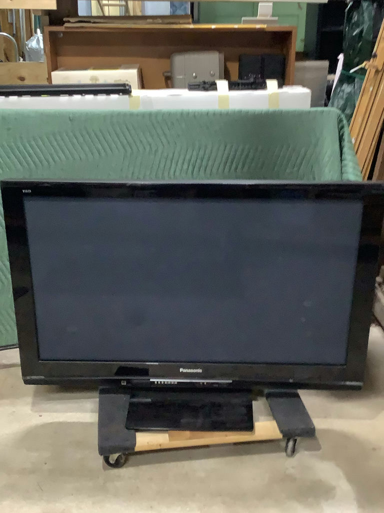 Panasonic 50in High Def Plasma TV NO REMOTE - image 4 of 6