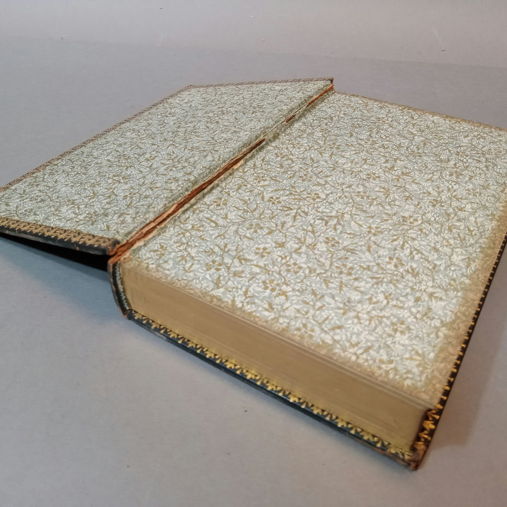Antique English Poetry & Prose / Brass Bookends - image 5 of 24
