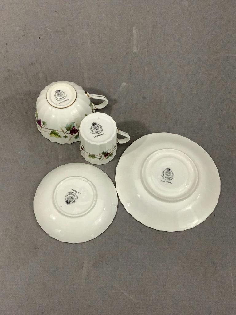 Royal Worcester Bacchanal Dinnerware / Set 12+ - image 14 of 16