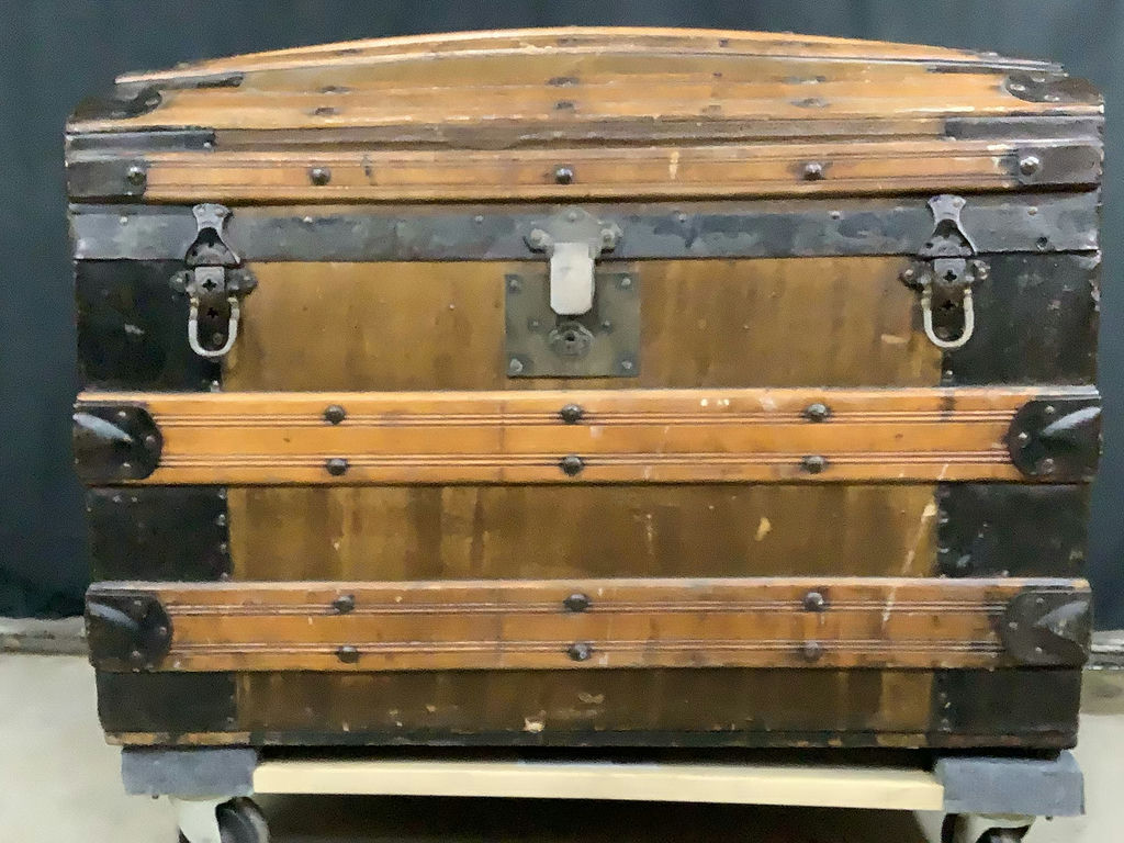 Antique Dome-Top Steamer Trunk - image 3 of 10