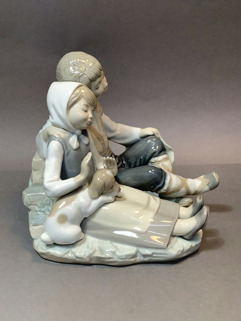 Vintage Lladro Friendship Figurine - image 4 of 7