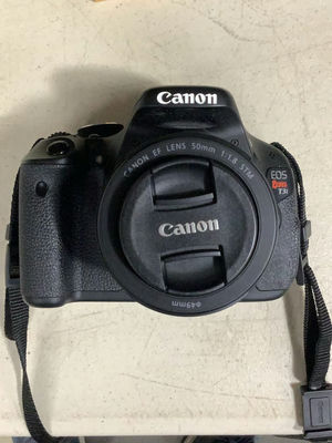 Canon EOS Rebel T3i Camera Kit with Tripods - Image 1 of 7