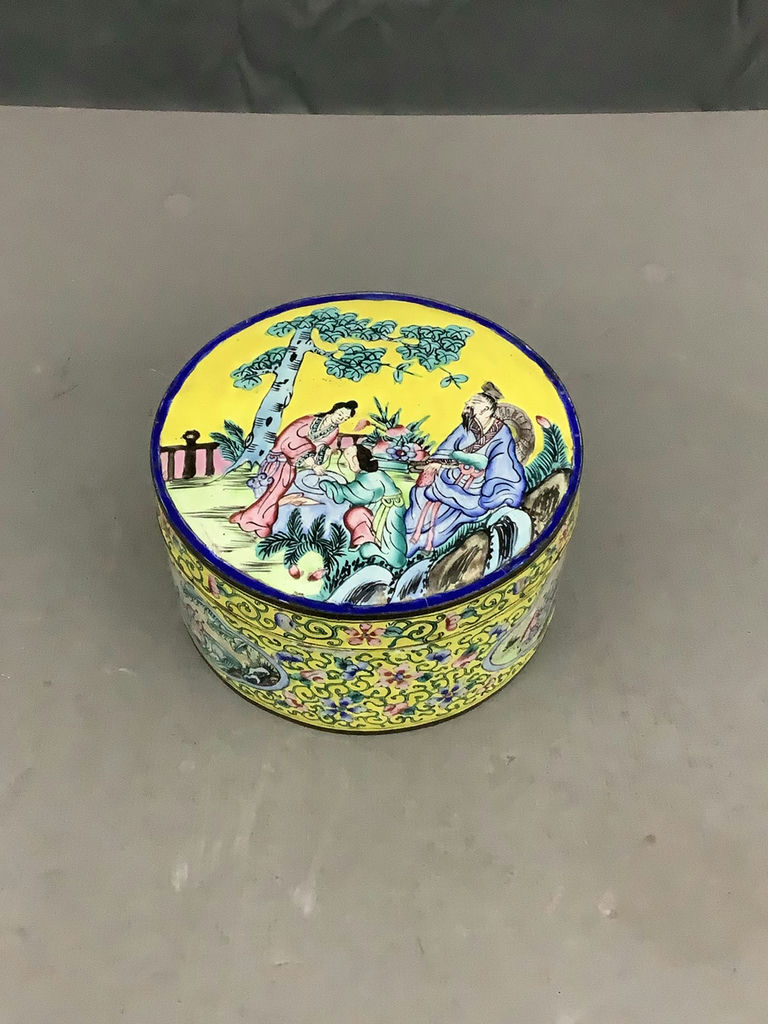 Antique Chinese Canton Famille Box - image 1 of 6