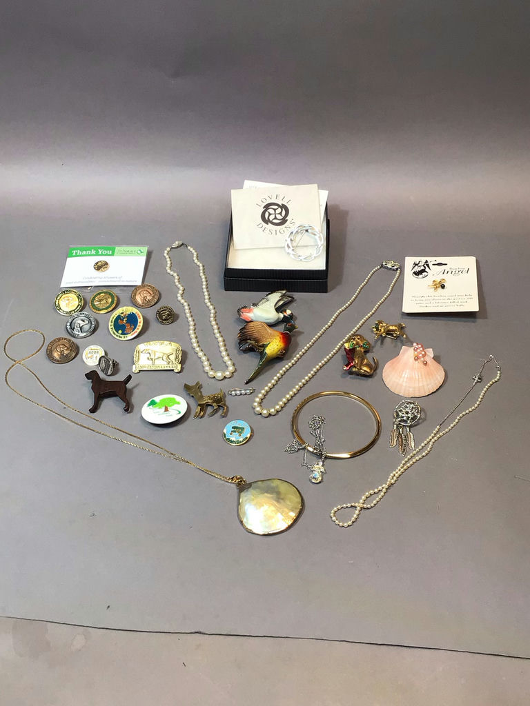 Vintage Costume Jewelry - Dogs & The Sea (2+dwt) - image 1 of 17