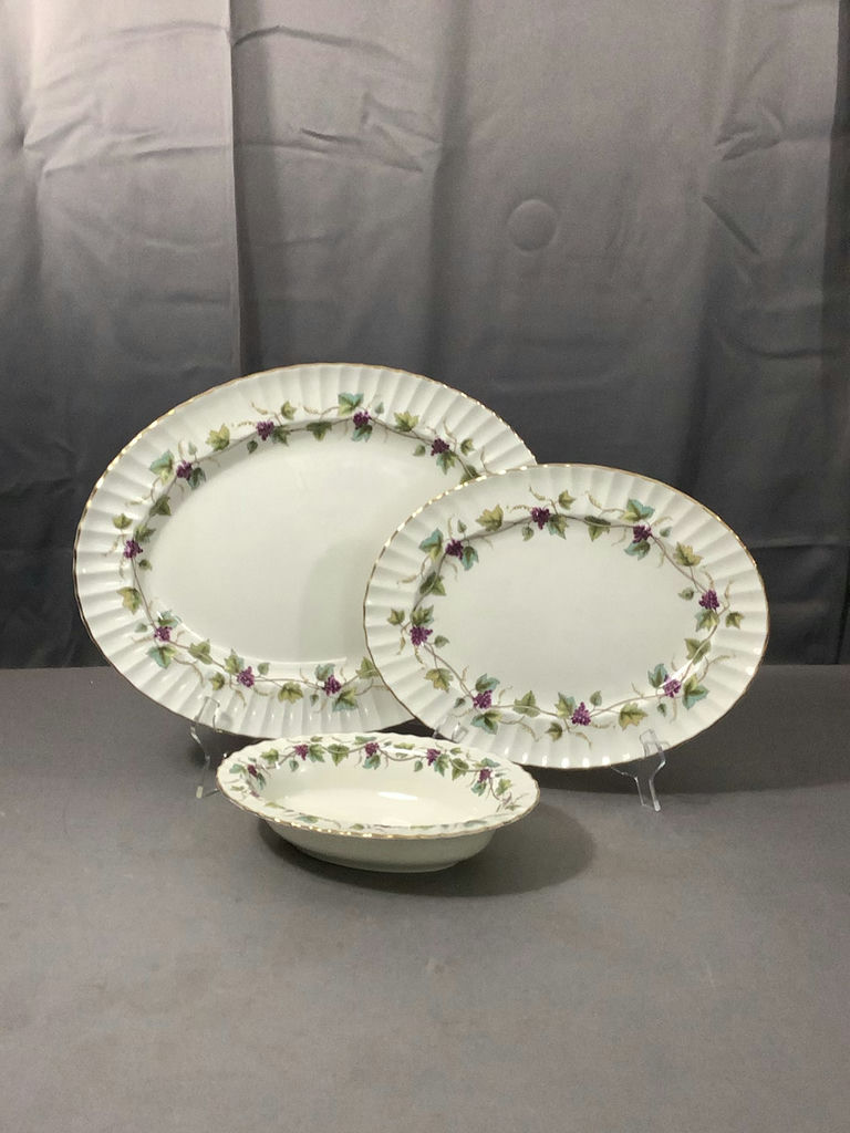 Royal Worcester Bacchanal Dinnerware / Set 12+ - image 2 of 16