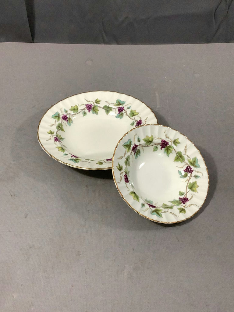 Royal Worcester Bacchanal Dinnerware / Set 12+ - image 5 of 16