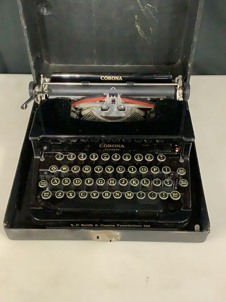Corona Standard Typewriter by LC Smith & Corona - image 3 of 15